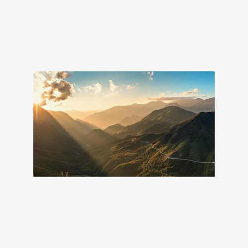 2-Day Spectacular Sapa Trekking and Bus Tour (overnight at 4 star hotel)